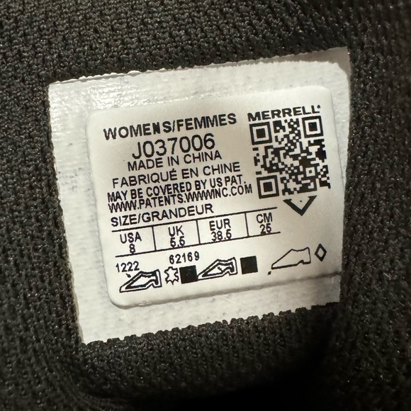 Merrell NEW never worn hiking boots - Picture 4 of 4